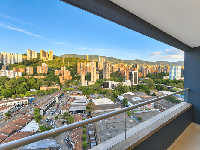 Apartamento de 3 alcobas en arriendo en Ciudad Del Río, Medellín, 105 m² · foto 10 de 24