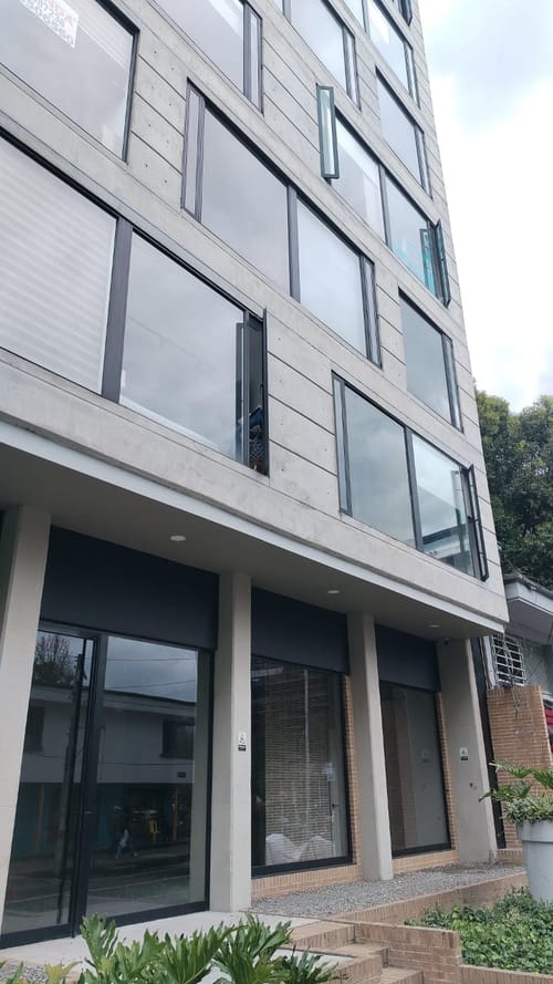 Apartamento de 1 alcoba en venta en Chicó Reservado, Bogotá, 17 m² · foto 18 de 20