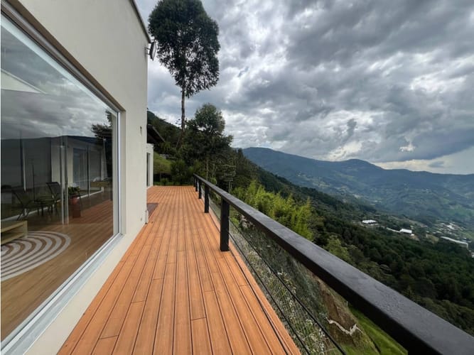 Casa de 5 alcobas en venta en Vía Las Palmas, Medellín, 420 m² · foto 2 de 24