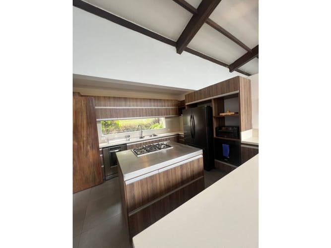 Casa de 5 alcobas en venta en Vía Las Palmas, Medellín, 420 m² · foto 13 de 24