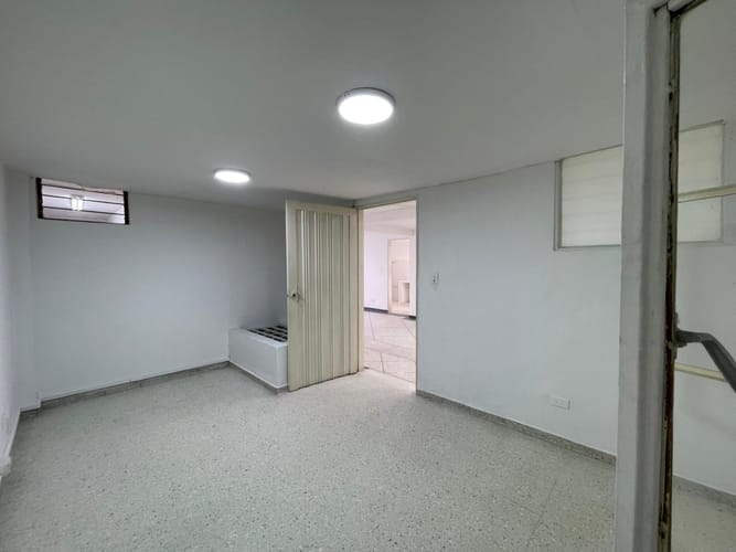 Casa de 6 alcobas en venta en San Vicente, Cali, 226 m² · foto 8 de 24