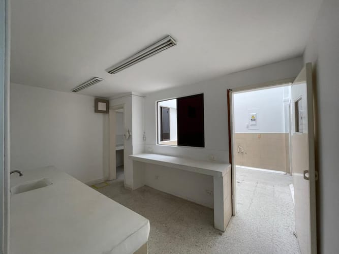 Casa de 6 alcobas en venta en San Vicente, Cali, 226 m² · foto 12 de 24