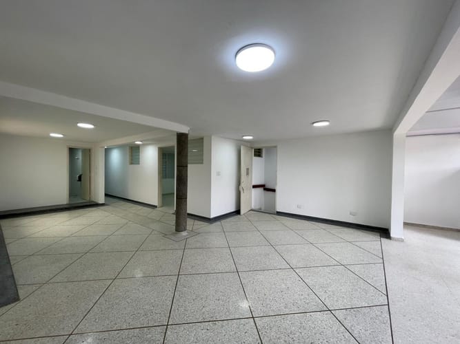 Casa de 6 alcobas en venta en San Vicente, Cali, 226 m² · foto 15 de 24