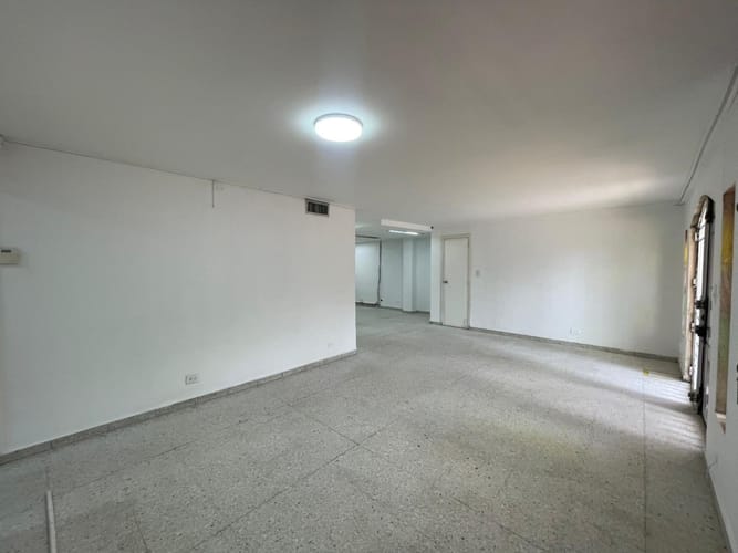 Casa de 6 alcobas en venta en San Vicente, Cali, 226 m² · foto 19 de 24