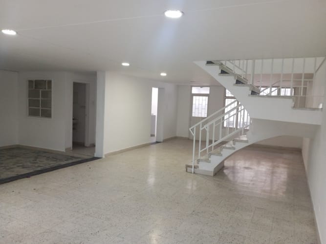 Casa de 4 alcobas en arriendo en Santa Ana, Bogotá, 357 m² · foto 2 de 20