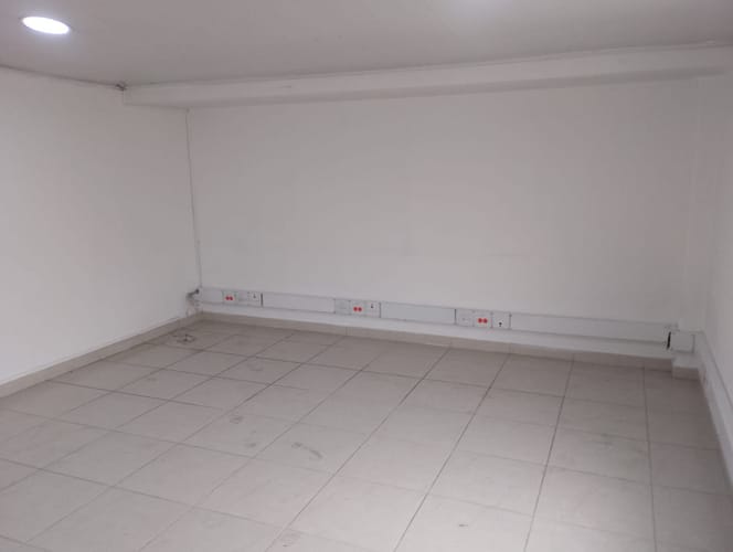 Casa de 15 alcobas en arriendo en Quinta Paredes, Bogotá, 700 m² · foto 4 de 16