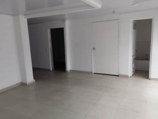 Casa de 15 alcobas en arriendo en Quinta Paredes, Bogotá, 700 m² · foto 6 de 16