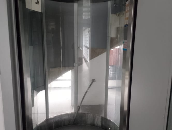 Casa de 15 alcobas en arriendo en Quinta Paredes, Bogotá, 700 m² · foto 10 de 16