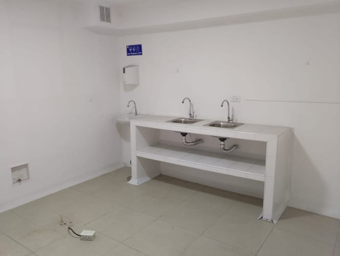 Casa de 15 alcobas en arriendo en Quinta Paredes, Bogotá, 700 m² · foto 11 de 16