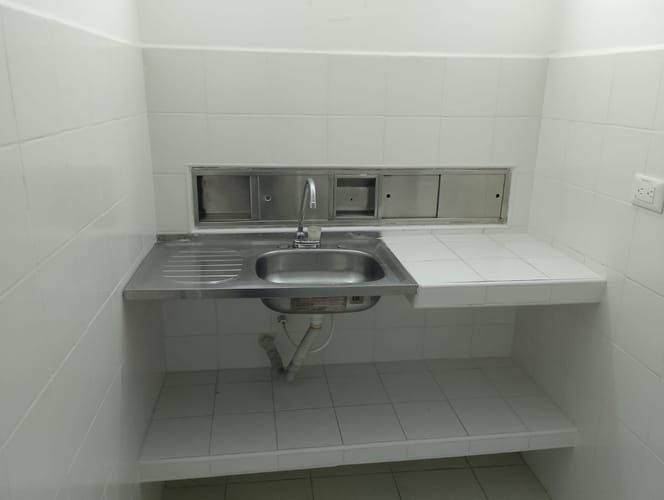 Casa de 15 alcobas en arriendo en Quinta Paredes, Bogotá, 700 m² · foto 12 de 16