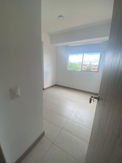 Apartamento de 3 alcobas en arriendo en Centro, Rionegro, 92 m² · foto 4 de 13