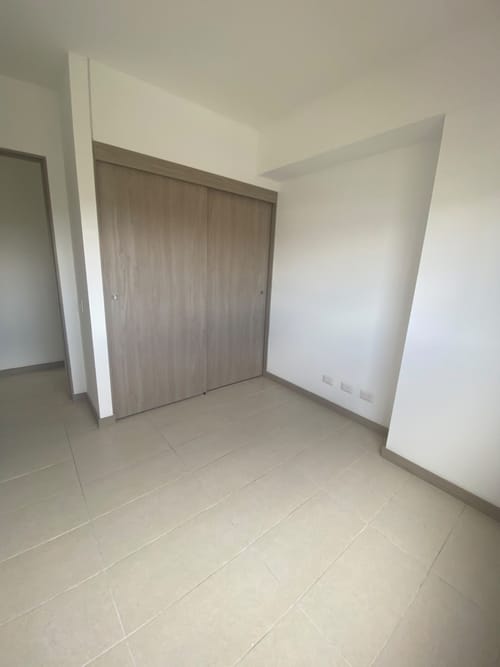 Apartamento de 3 alcobas en arriendo en Centro, Rionegro, 92 m² · foto 5 de 13