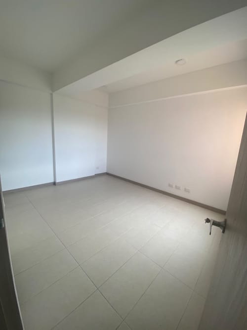 Apartamento de 3 alcobas en arriendo en Centro, Rionegro, 92 m² · foto 6 de 13