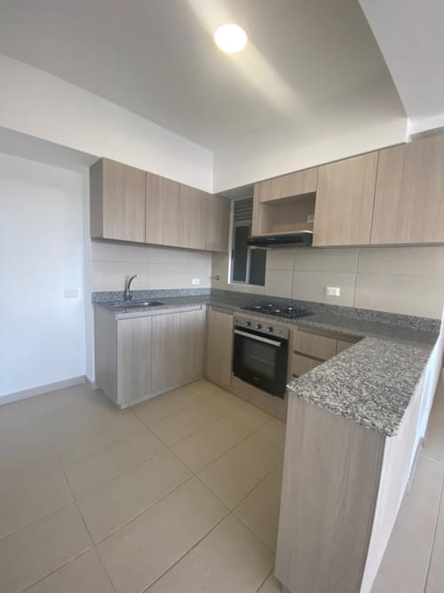 Apartamento de 3 alcobas en arriendo en Centro, Rionegro, 92 m² · foto 9 de 13