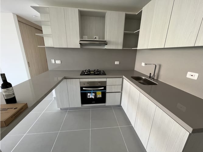 Apartamento de 2 alcobas en arriendo en Cristales, Cali, 102 m² · foto 4 de 24