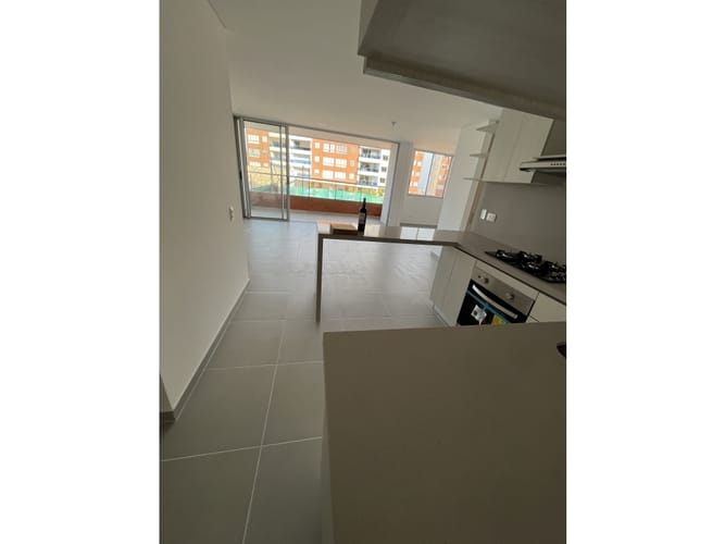 Apartamento de 2 alcobas en arriendo en Cristales, Cali, 102 m² · foto 6 de 24