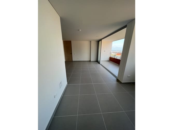 Apartamento de 2 alcobas en arriendo en Cristales, Cali, 102 m² · foto 10 de 24