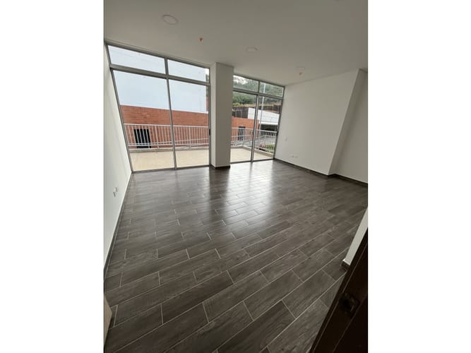 Apartamento de 2 alcobas en arriendo en Cristales, Cali, 102 m² · foto 18 de 24