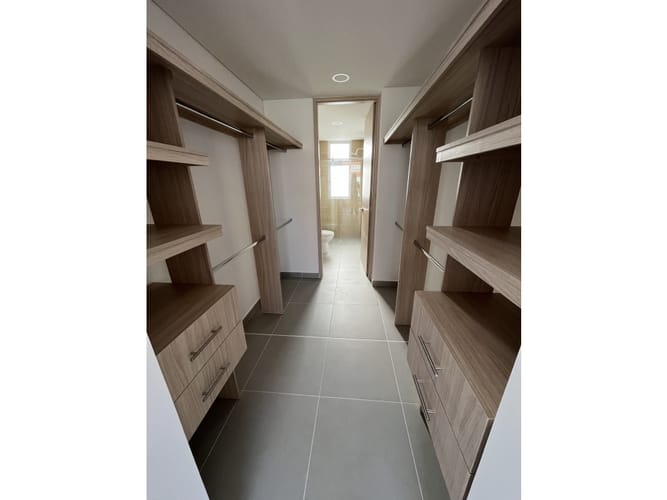 Apartamento de 2 alcobas en arriendo en Cristales, Cali, 102 m² · foto 22 de 24