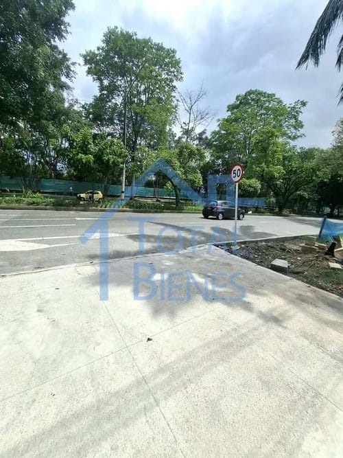 Apartamento de 3 alcobas en arriendo en Las Playas, Medellín, 100 m² · foto 4 de 19