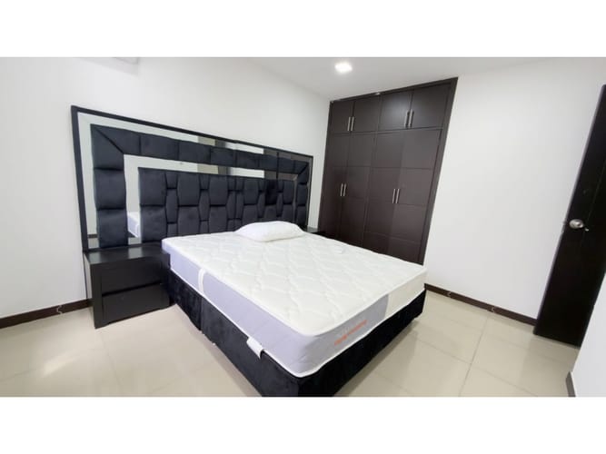 Casa de 4 alcobas en venta en El Ingenio, Cali, 320 m² · foto 11 de 12