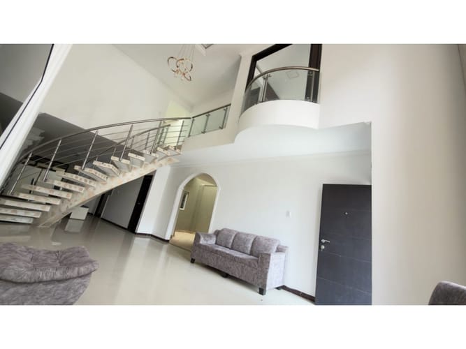 Casa de 4 alcobas en arriendo en El Ingenio, Cali, 320 m² · foto 2 de 12