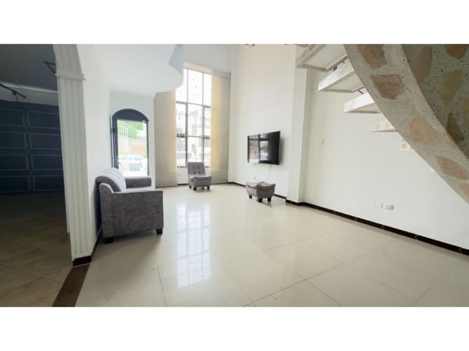 Casa de 4 alcobas en arriendo en El Ingenio, Cali, 320 m² · foto 4 de 12
