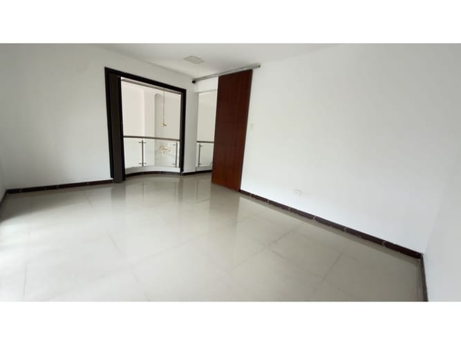 Casa de 4 alcobas en arriendo en El Ingenio, Cali, 320 m² · foto 8 de 12