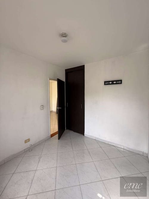 Apartamento de 3 alcobas en arriendo en Gran Avenida, Bello, 65 m² · foto 9 de 11