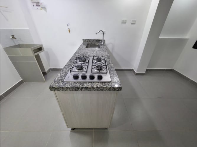 Apartamento de 1 alcoba en arriendo en Campo Valdes No.2, Medellín, 28 m² · foto 2 de 13