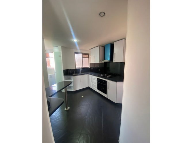 Apartamento de 3 alcobas en arriendo en Lagos De Cordoba, Bogotá, 112 m² · foto 22 de 24