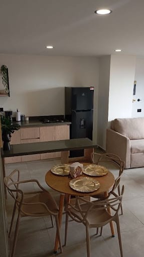 Apartamento de 2 alcobas en arriendo en La Castellana, Medellín, 68 m² · foto 10 de 13