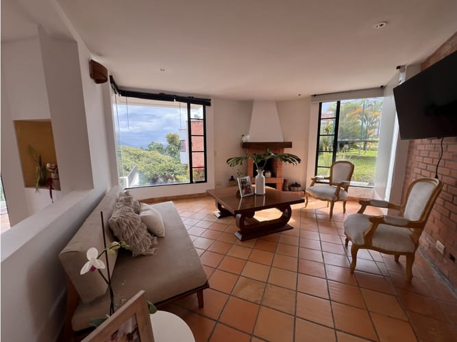 Casa de 4 alcobas en arriendo en El Arenillo, Manizales, 296 m² · foto 2 de 16