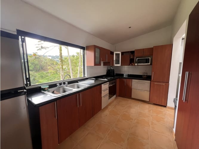 Casa de 4 alcobas en arriendo en El Arenillo, Manizales, 296 m² · foto 8 de 16