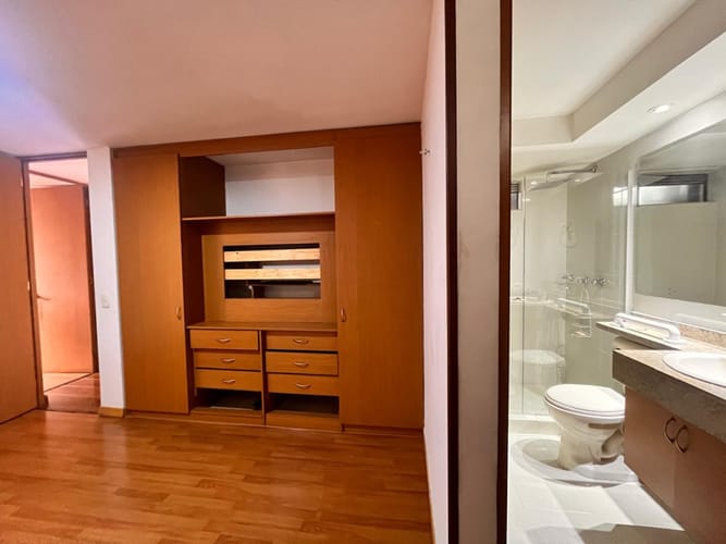 Apartamento de 3 alcobas en venta en Colina Campestre, Bogotá, 81 m² · foto 3 de 24
