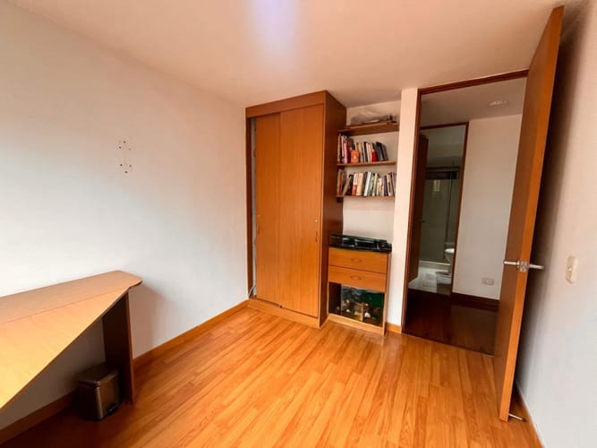 Apartamento de 3 alcobas en venta en Colina Campestre, Bogotá, 81 m² · foto 6 de 24