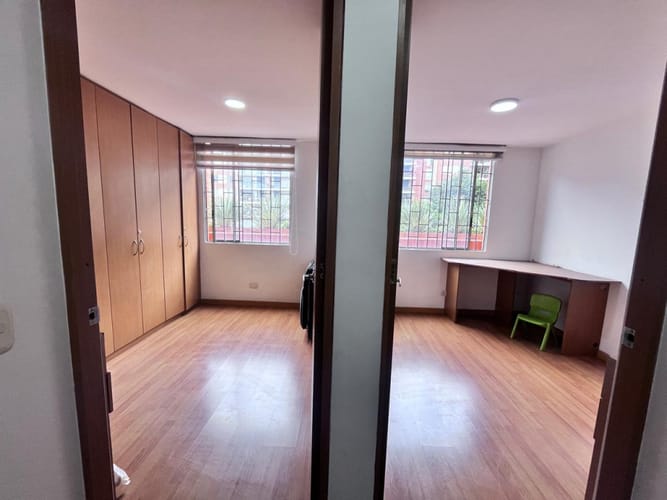Apartamento de 3 alcobas en venta en Colina Campestre, Bogotá, 81 m² · foto 8 de 24
