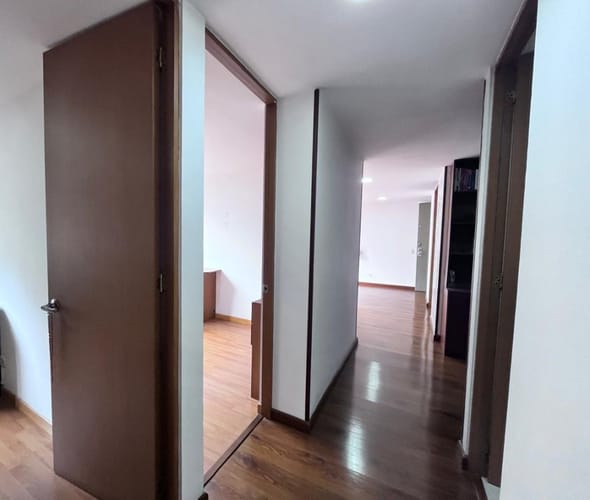 Apartamento de 3 alcobas en venta en Colina Campestre, Bogotá, 81 m² · foto 14 de 24