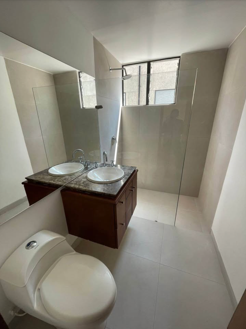 Apartamento de 2 alcobas en arriendo en Chico Norte, Bogotá, 100 m² · foto 7 de 8