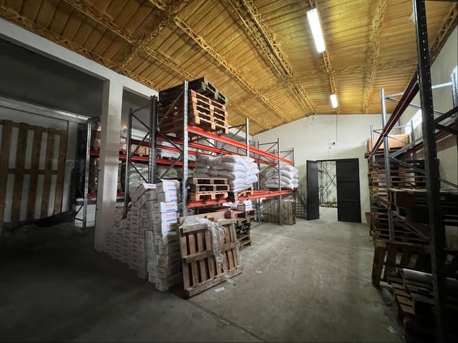 Alquiler local de 300m2 en Sayago · Foto 1