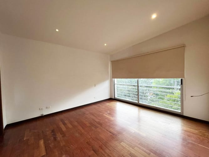 Casa de 4 alcobas en arriendo en El Poblado, Envigado, 320 m² · foto 13 de 19