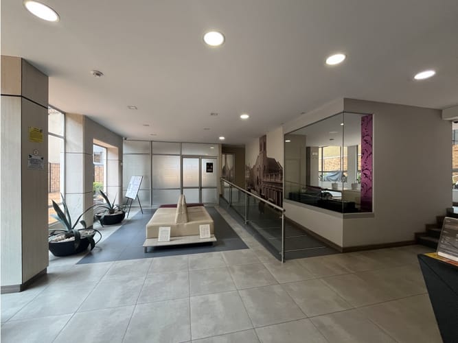 Apartaestudio en venta en San Diego, Bogotá, 35 m² · foto 2 de 9