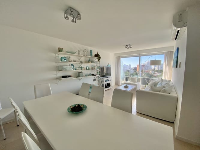ALQUILER INVERNAL APARTAMENTO 3 DORMITORIOS CON SERVICIOS A PASOS DE PLAYA MANSA · Foto 4