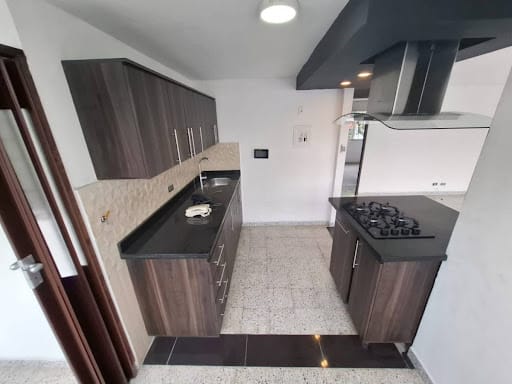 Apartamento de 3 alcobas en arriendo en Los Colores, Medellín, 110 m² · foto 4 de 18