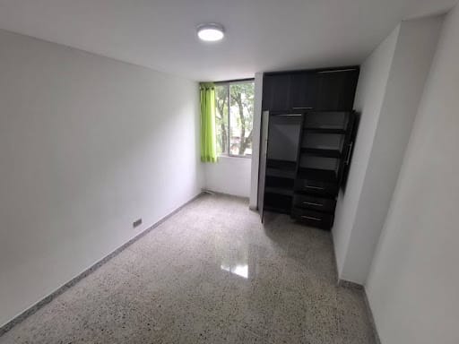 Apartamento de 3 alcobas en arriendo en Los Colores, Medellín, 110 m² · foto 10 de 18
