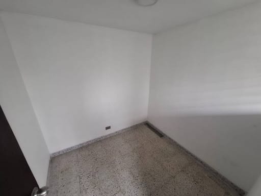 Apartamento de 3 alcobas en arriendo en Los Colores, Medellín, 110 m² · foto 13 de 18
