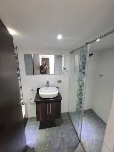Apartamento de 3 alcobas en arriendo en Los Colores, Medellín, 110 m² · foto 16 de 18
