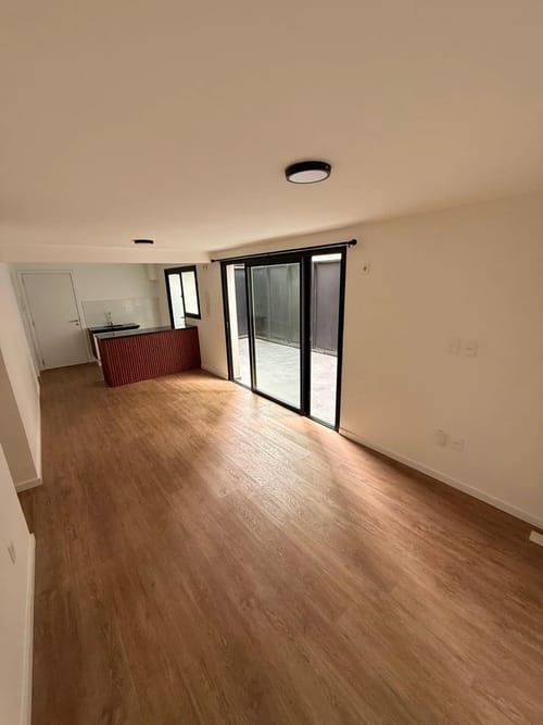 Alquiler de apartamento Monoambiente con Patio,en La Blanqueada Montevideo. H