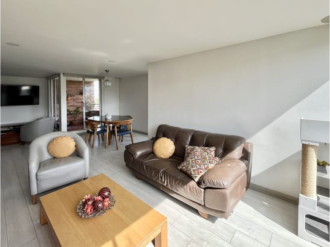 Apartamento de 3 alcobas en venta en Calleja Baja, Bogotá, 125 m² · foto 6 de 22