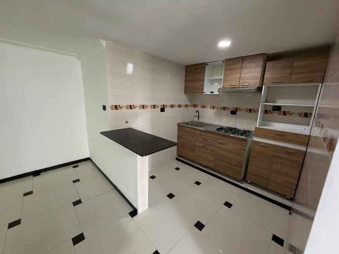 Apartamento de 4 alcobas en arriendo en Engativá, Bogotá, 100 m² · foto 2 de 24